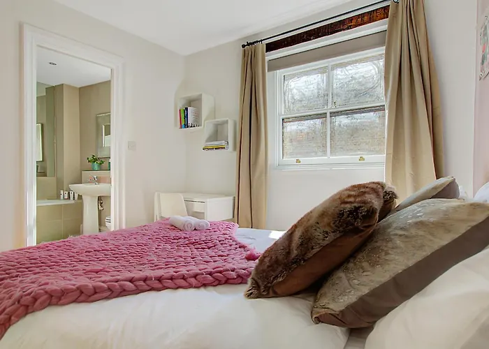 Old Street Iconic Warehouse Style 4 Bedroom 2 Bath House Prime Central London Location
